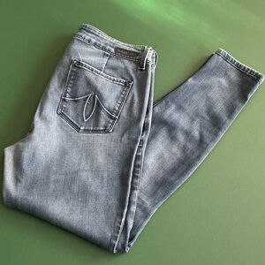 Level 99 Jeans Size 32